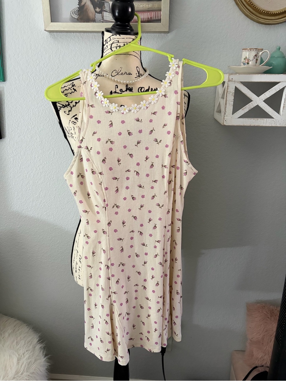 Free people dress 👗 Cream Floral Ribbed Tank Dress with Daisy Trim size Xs 🔥🔥🔥